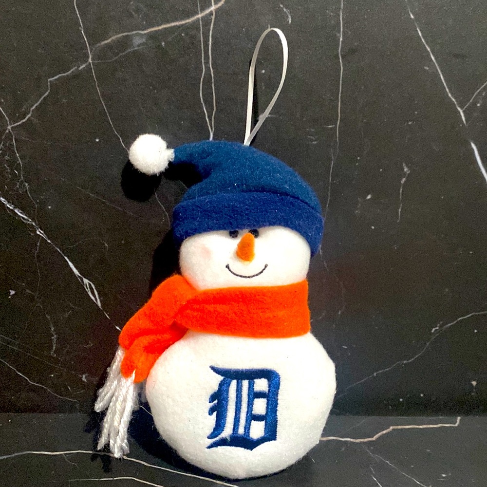 Detroit tigers snowman Christmas ornament